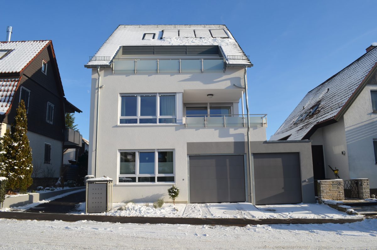 3-Familienhaus mit Solarthermieanlage und Maisonette-Wohnung im Dachgeschoss