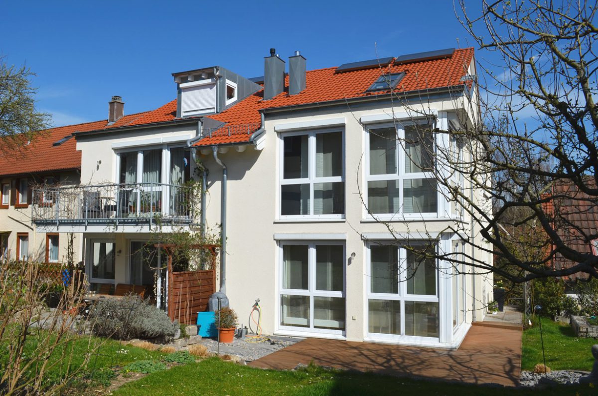 Rückansicht Doppelhaus Ostfildern. Verantwortlicher Architekt: Karl Eisenbraun