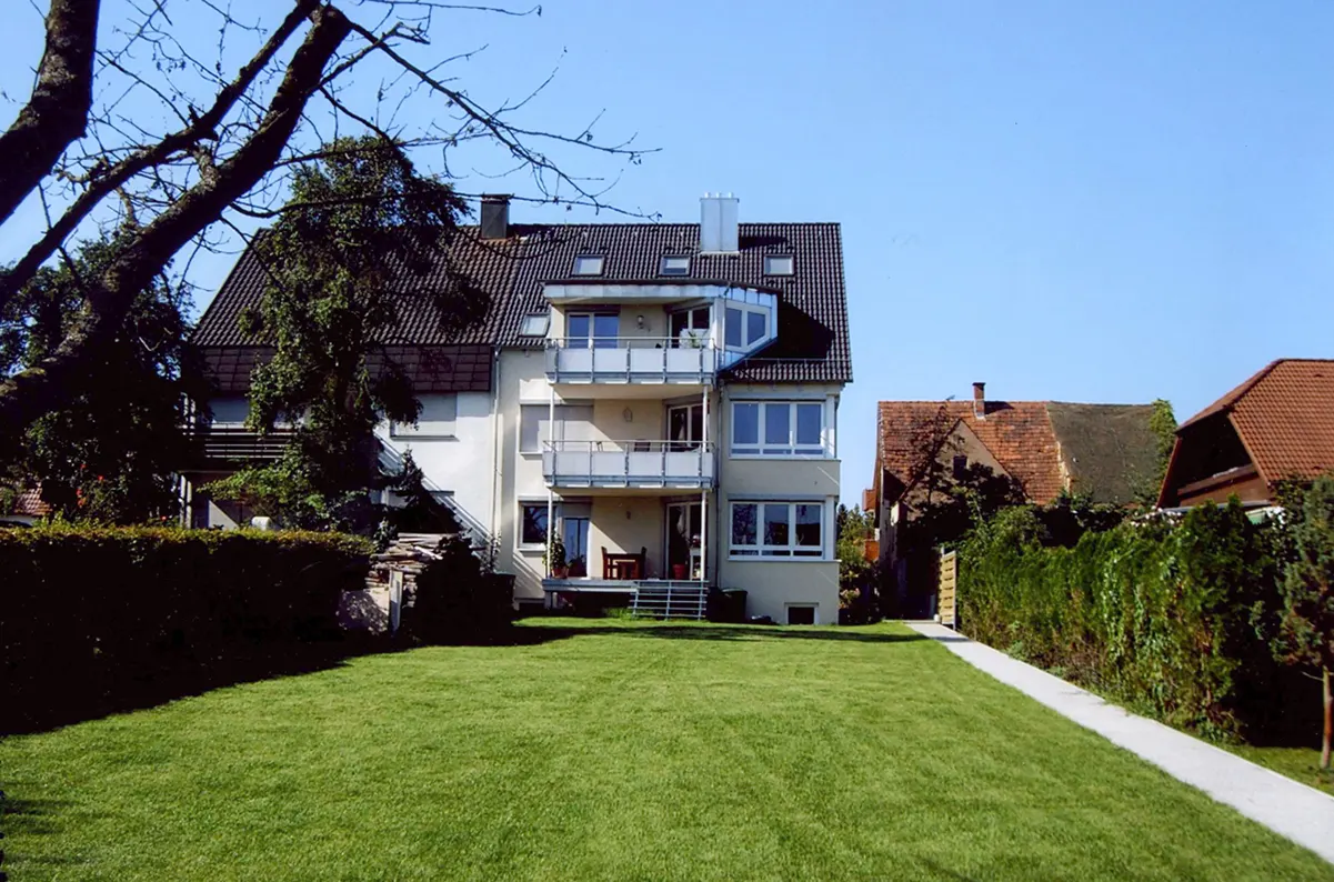 Vom Architekturbüro Eisenbraun geplantes und betreutes Bauprojekt: 4-Familienhaus in Bauherrengemeinschaft