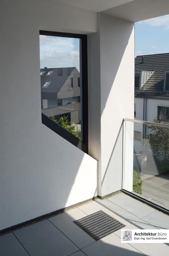 Blick von der Dachterrasse eines vom Architekturbüro Eisenbraun geplanten Doppelhauses.